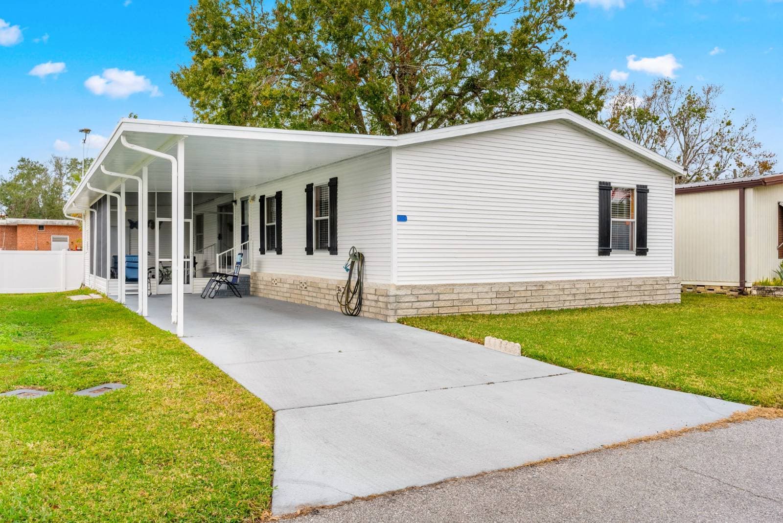 Manufactured home in Lakeland, FL 33805