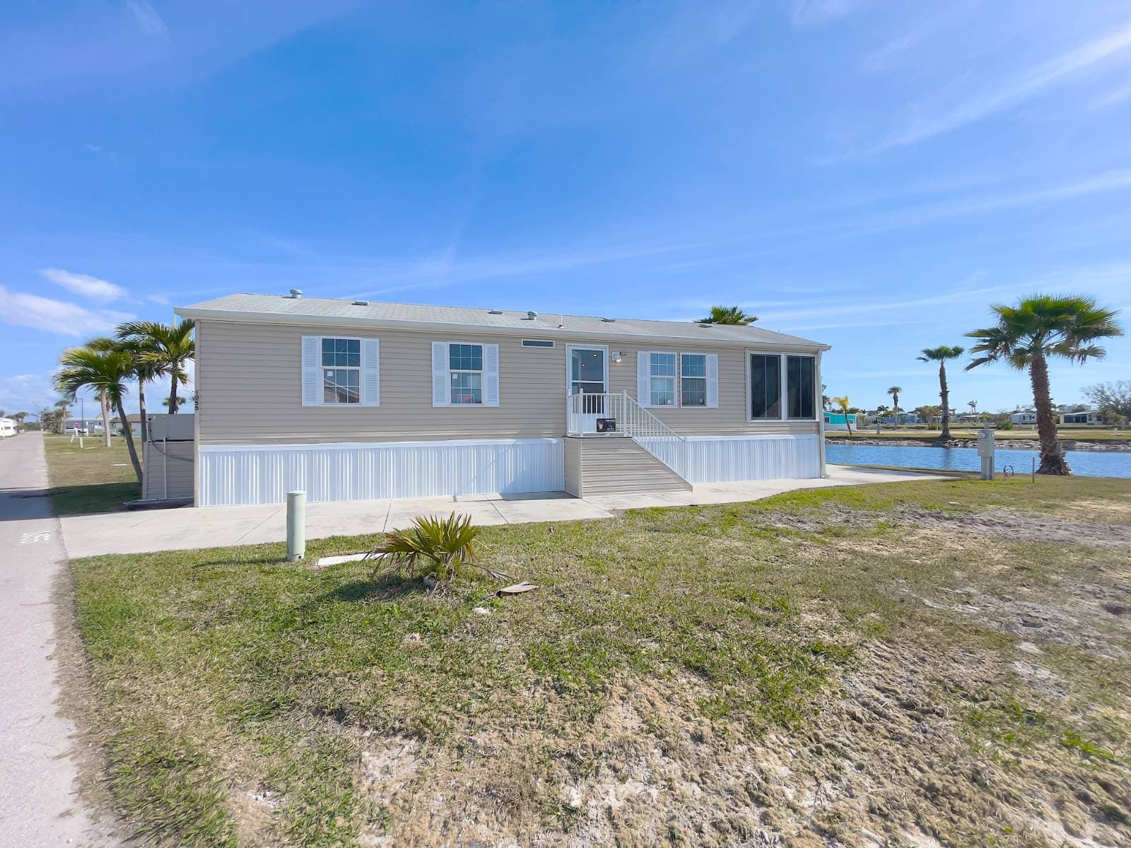 Manufactured home in Ft Myers Beach, FL 33931