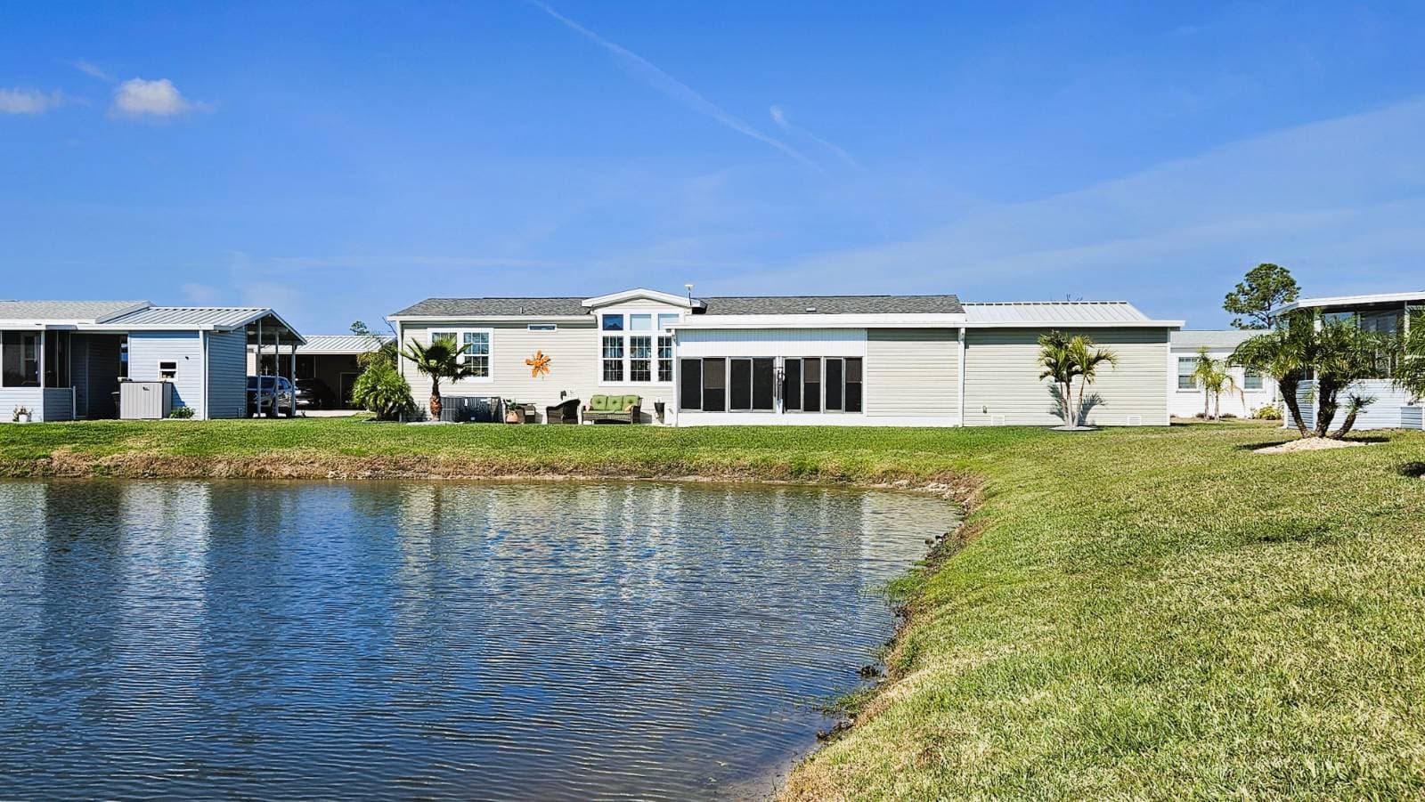 Manufactured home in Lake Suzy, FL 34269
