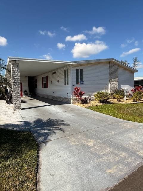 Manufactured home in Auburndale, FL 33823
