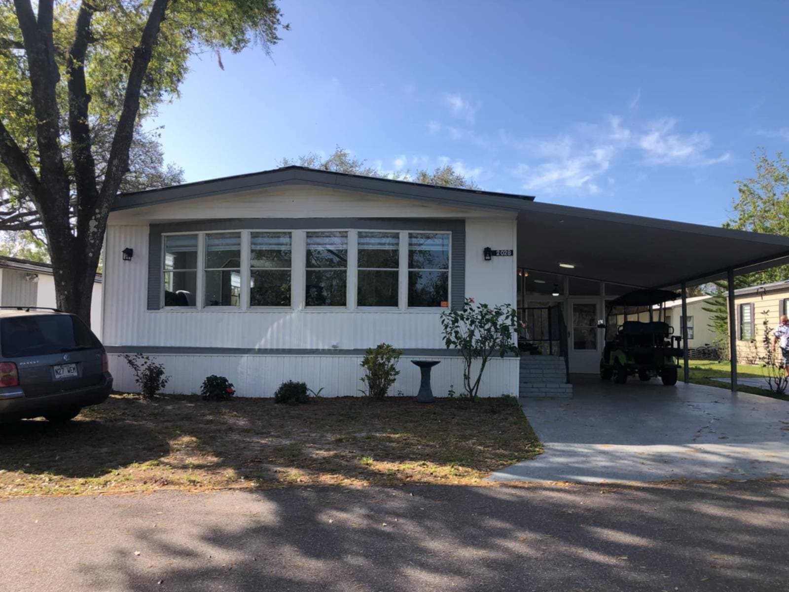 Manufactured home in Dover, FL 33527
