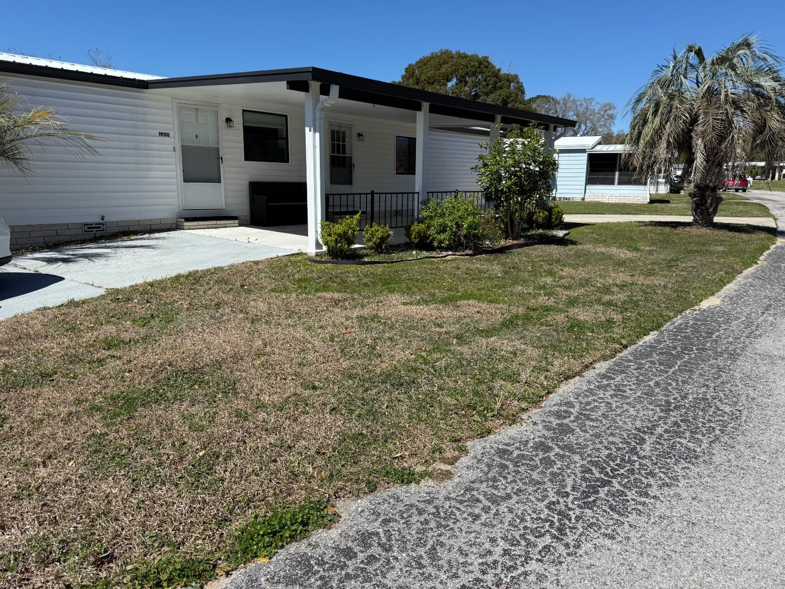 Manufactured home in Ocala, FL 34472
