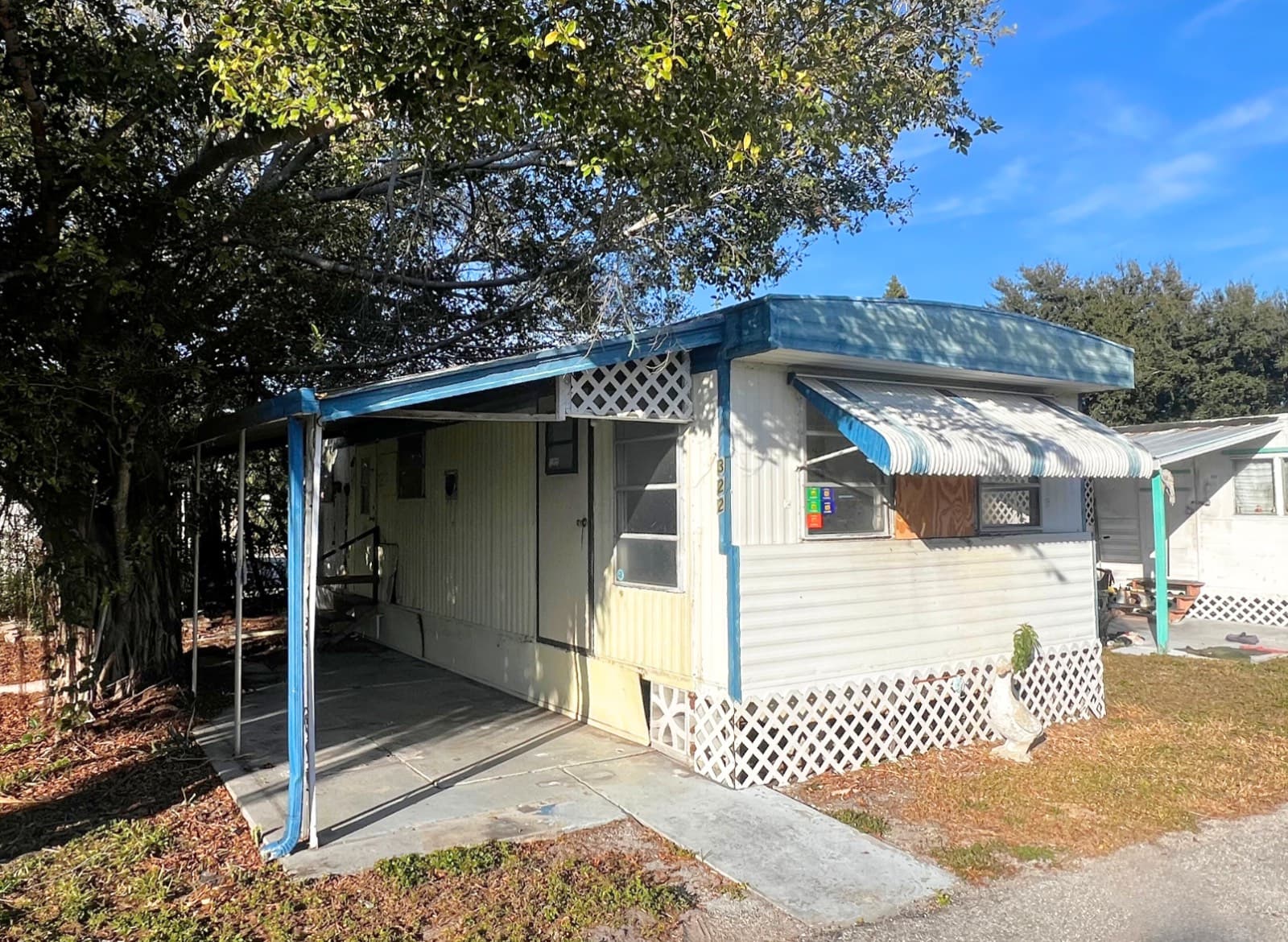 Manufactured home in Bradenton, FL 34207