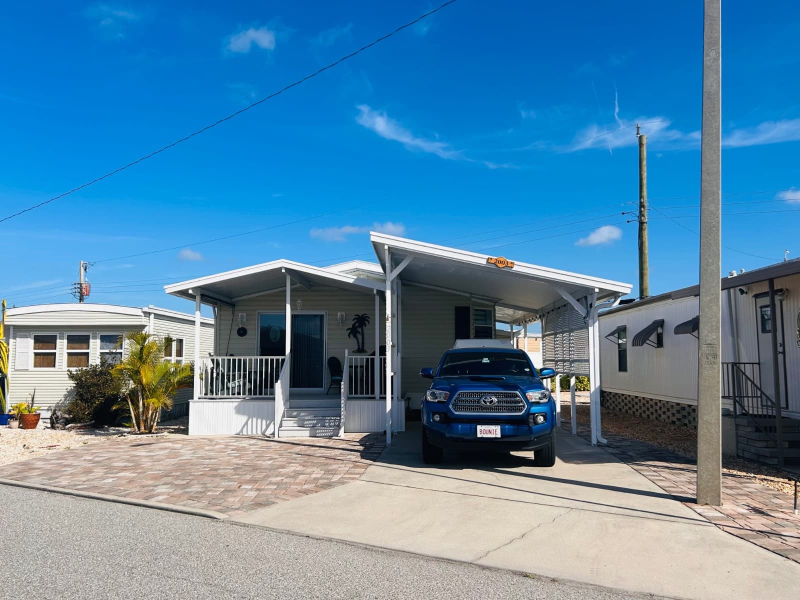Manufactured home in Bradenton, FL 34207