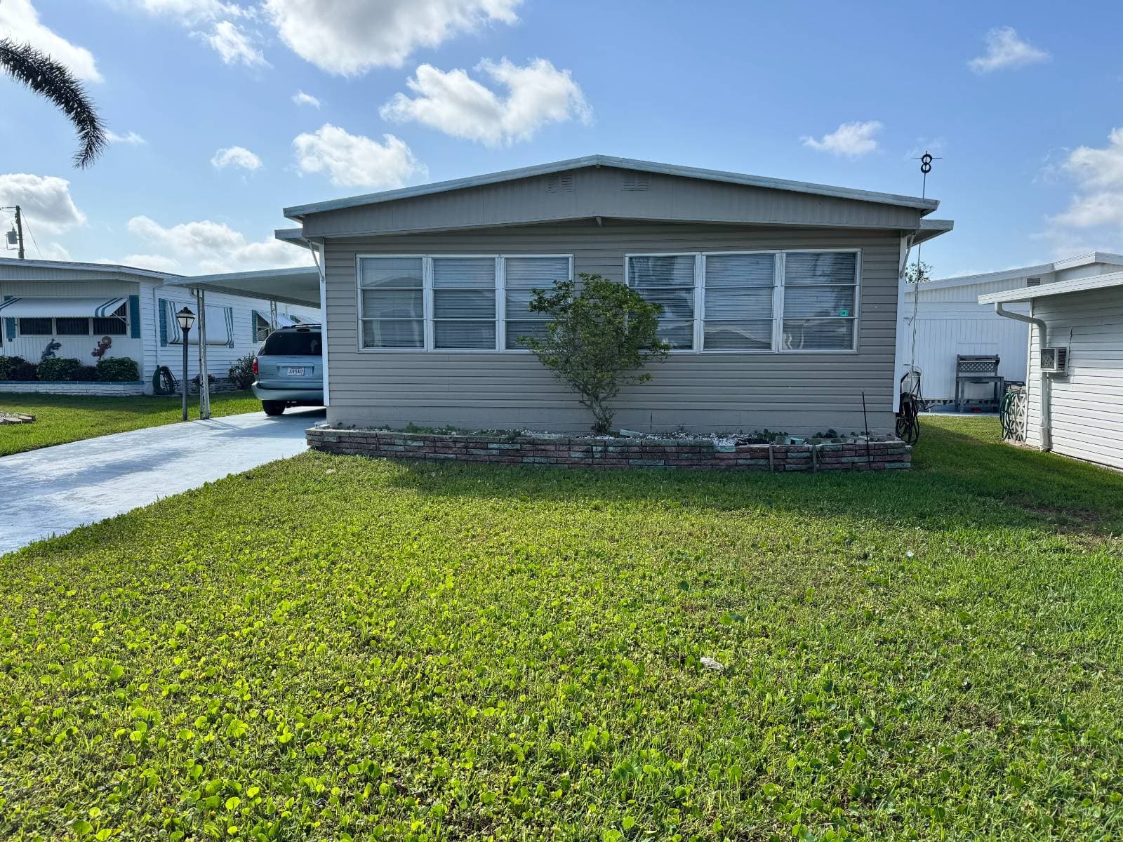 Manufactured home in Bradenton, FL 34203