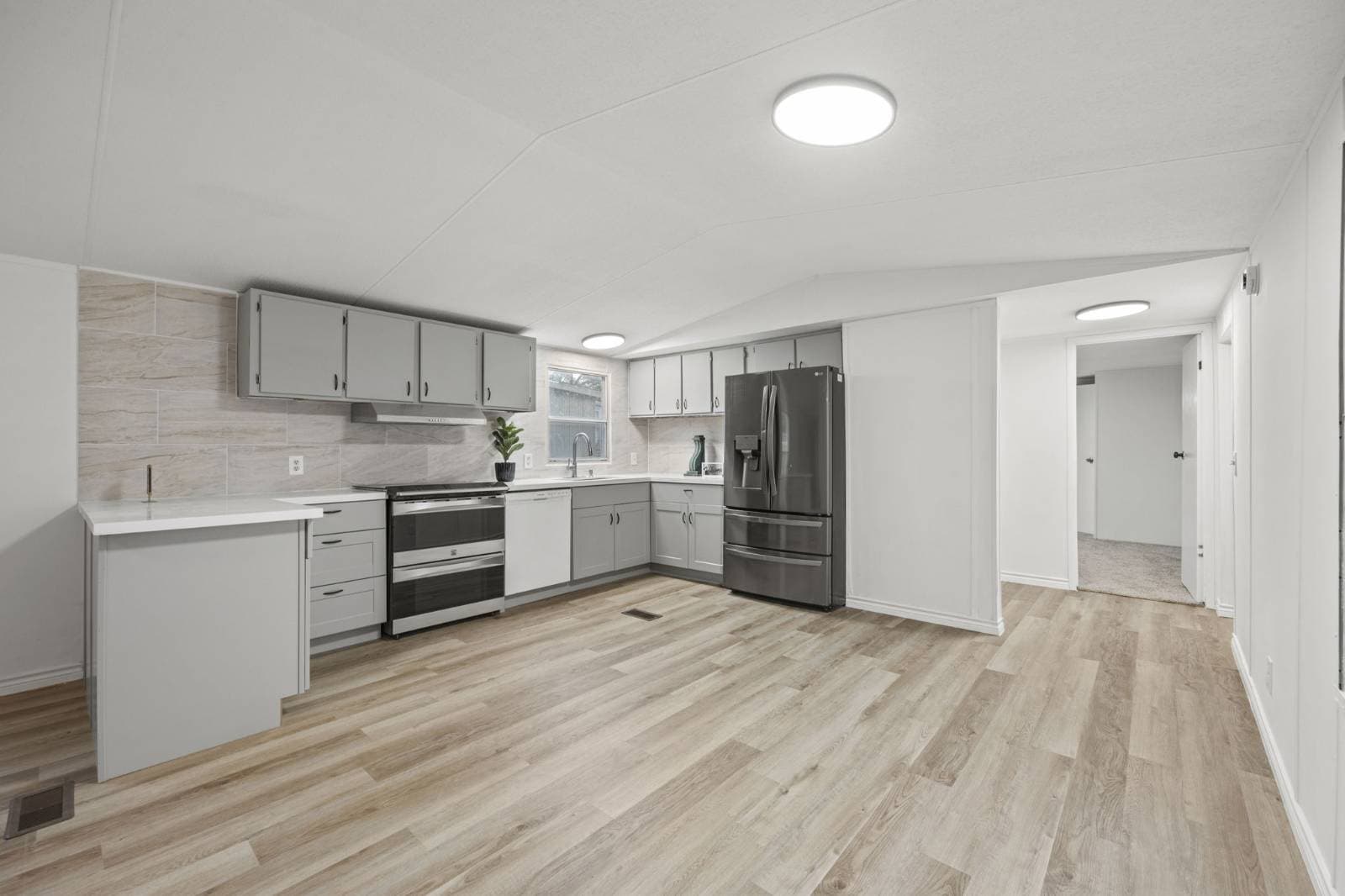 Manufactured home in Fort Worth, TX 76119