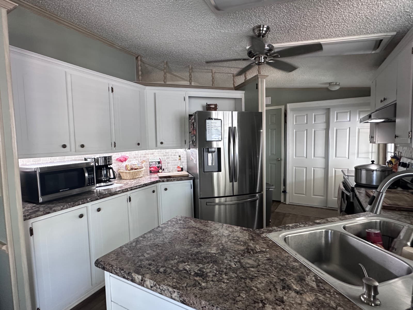 Manufactured home in N Ft Myers, FL 33917