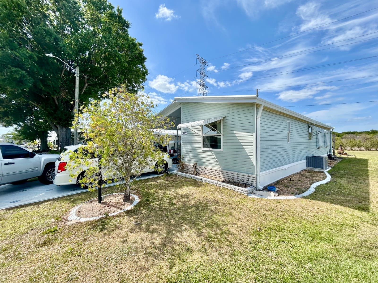 Manufactured home in Avon Park, FL 33825