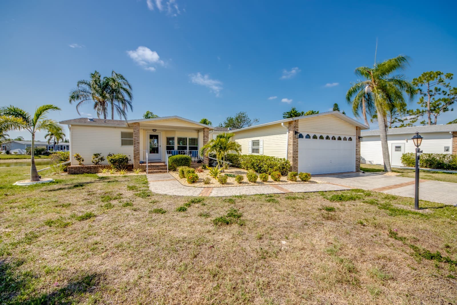 Manufactured home in NORTH FORT MYERS, FL 33903
