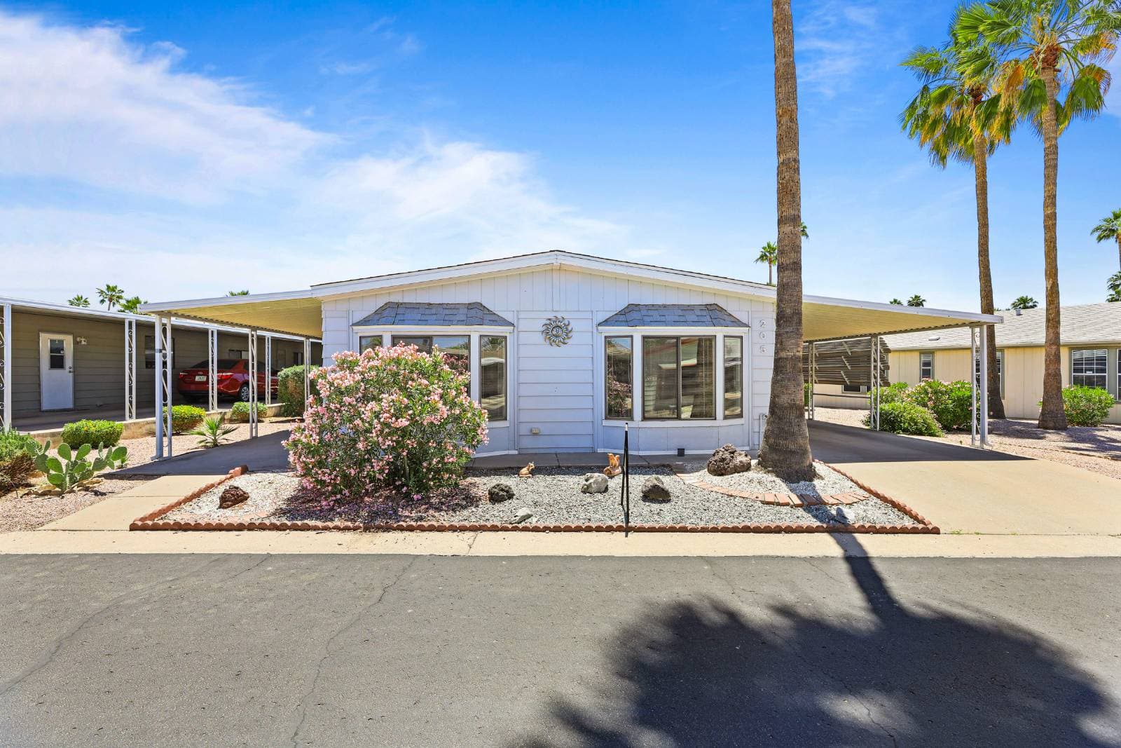 Manufactured home in Mesa, AZ 85215
