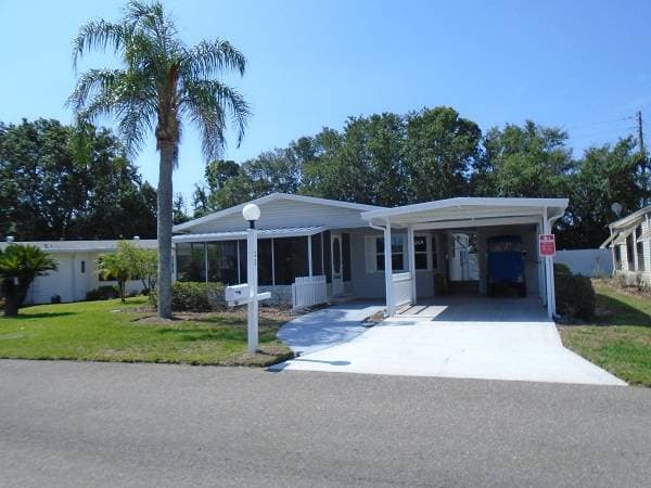 Manufactured home in Haines City, FL 33844