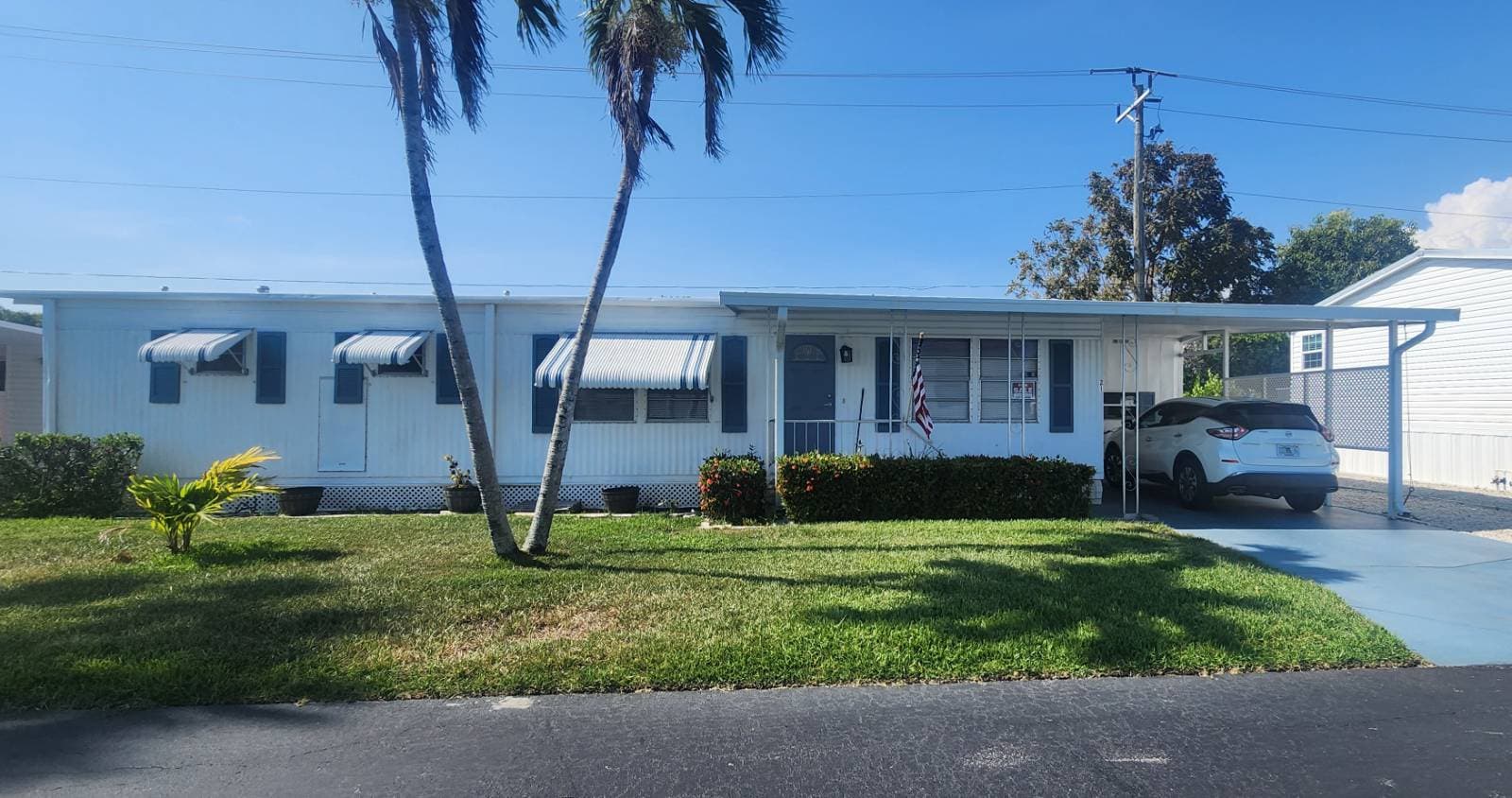 Manufactured home in Naples, FL 34112
