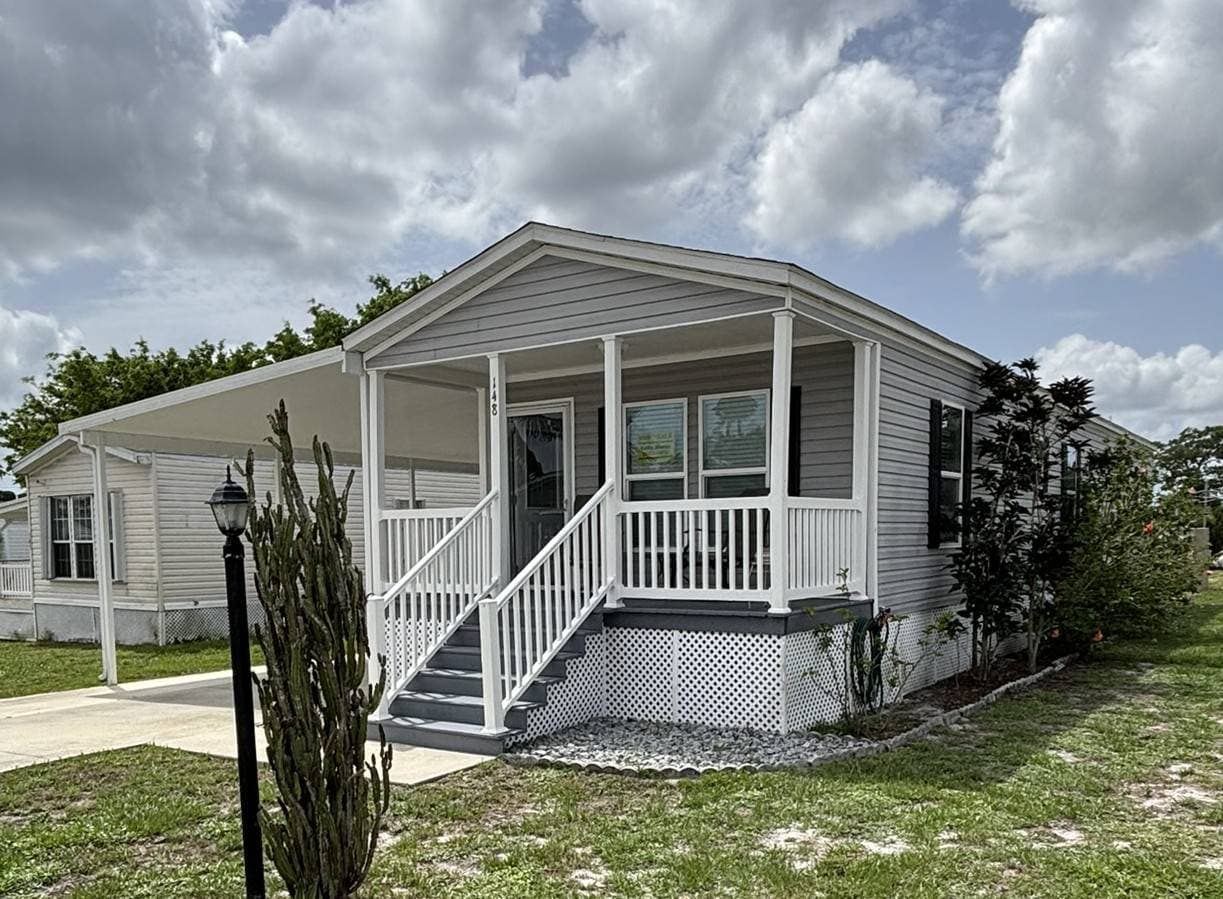 Manufactured home in Sebastian, FL 32958