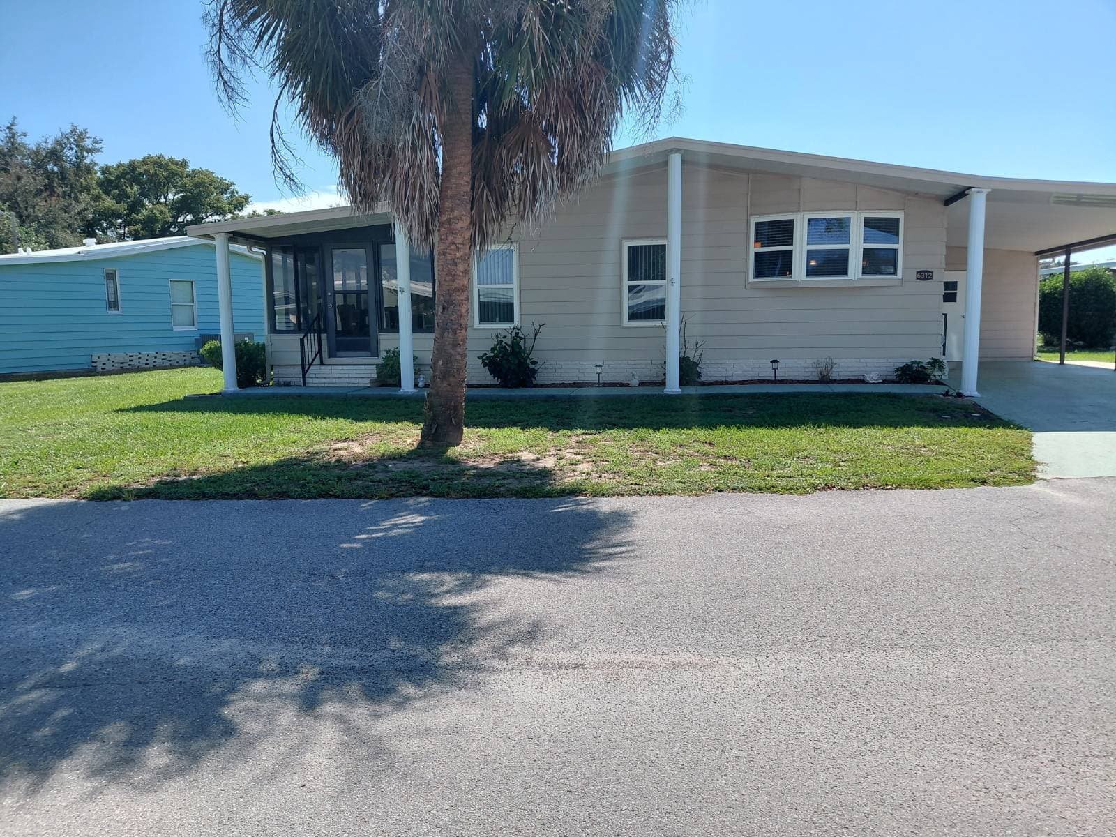 Manufactured home in Zephyrhills, FL 33542