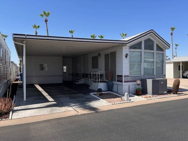 Manufactured home in Mesa, AZ 85213