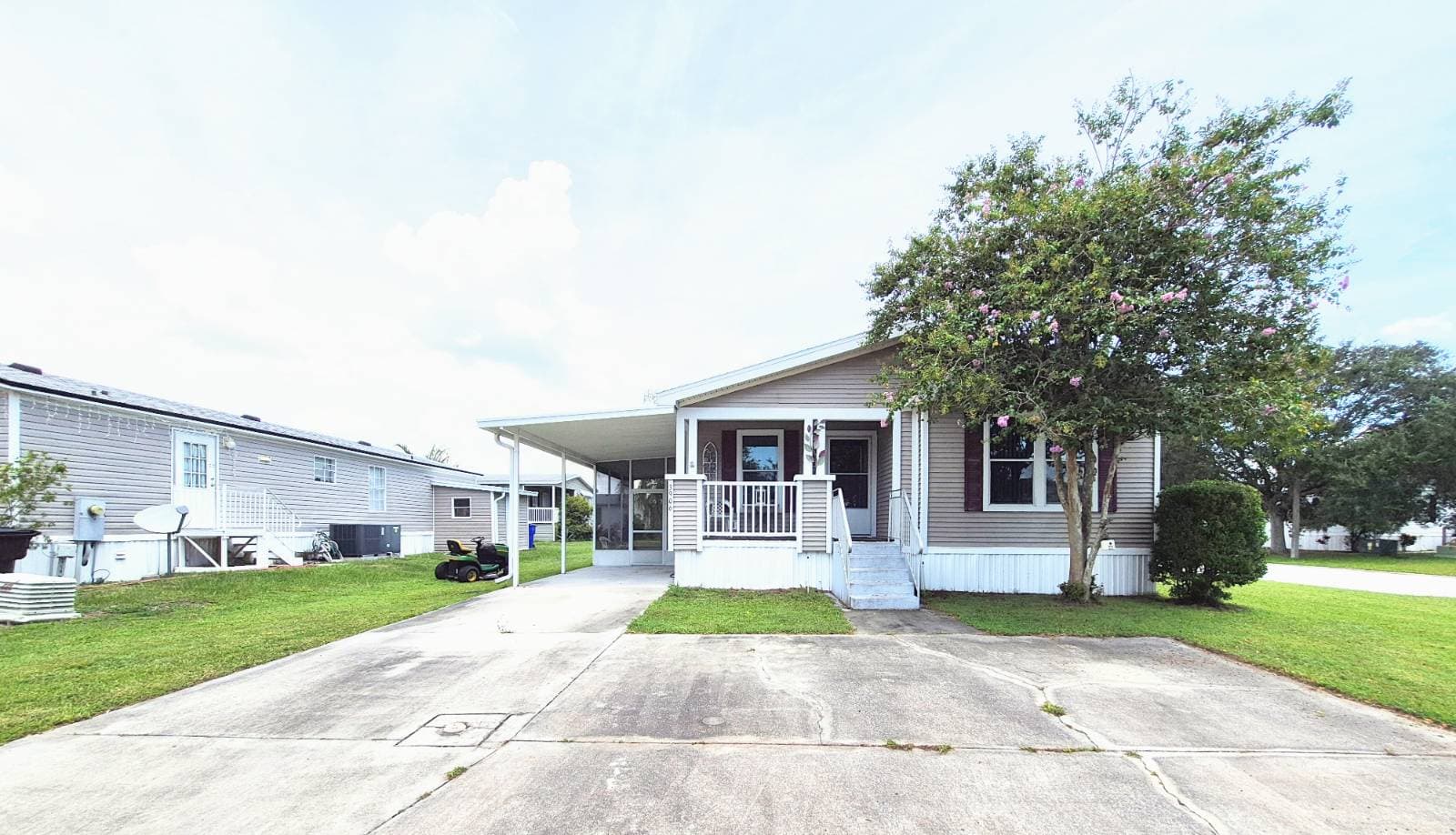 Manufactured home in Saint Cloud, FL 34772