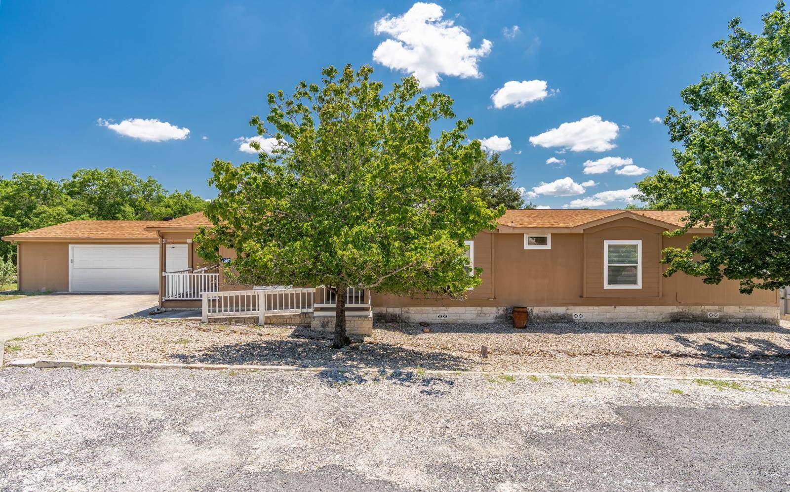 Manufactured home in Kerrville, TX 78028