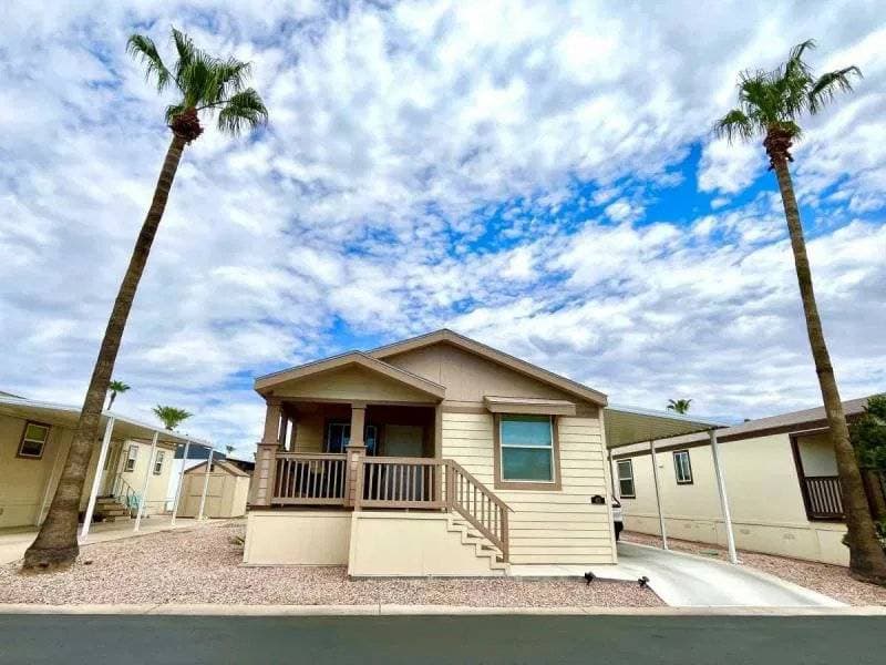 Manufactured home in Mesa, AZ 85207