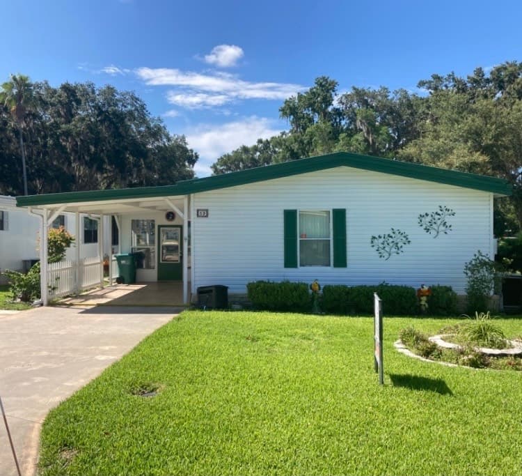 Manufactured home in Leesburg, FL 34748