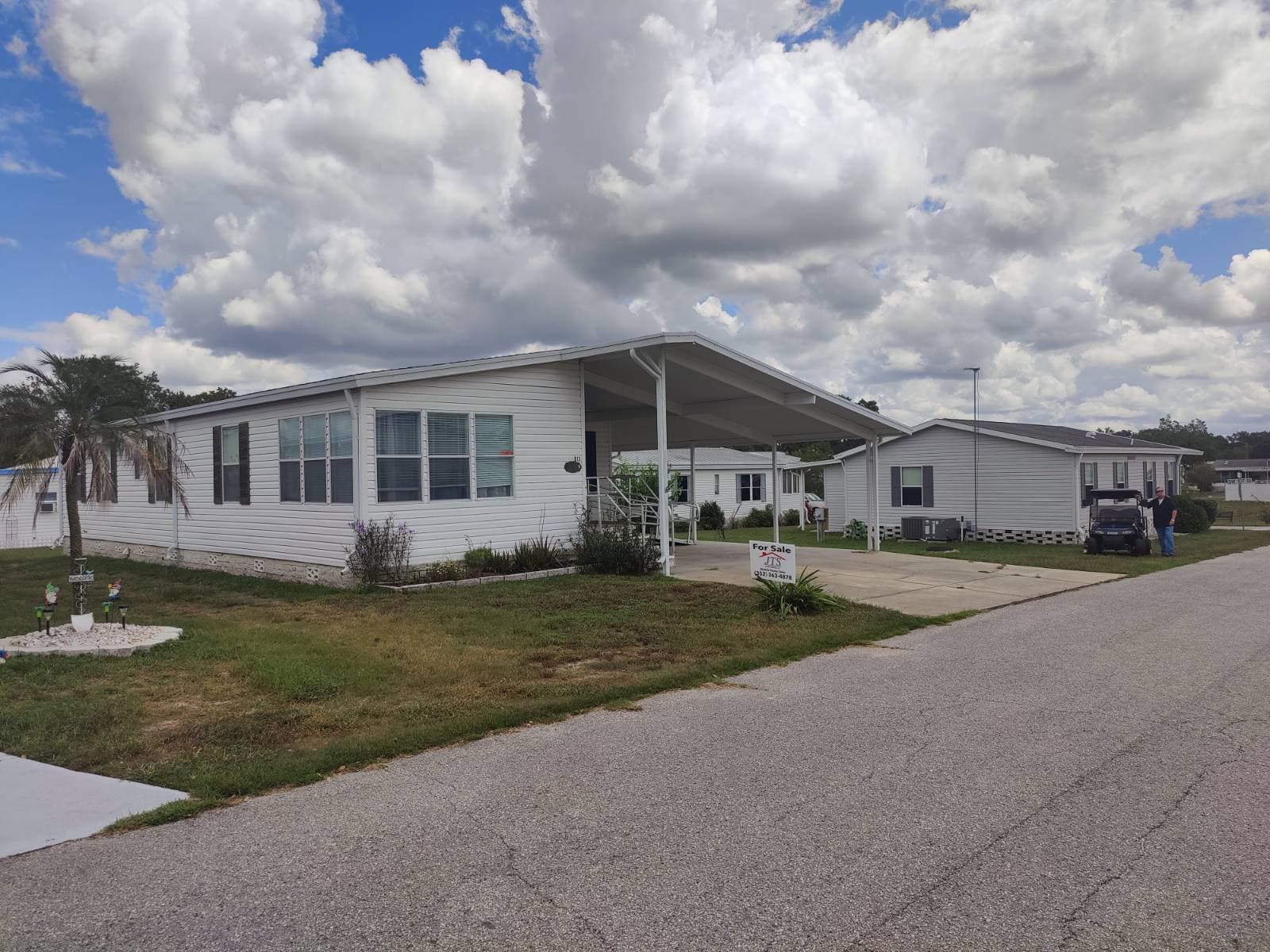 Manufactured home in Ocala, FL 34476