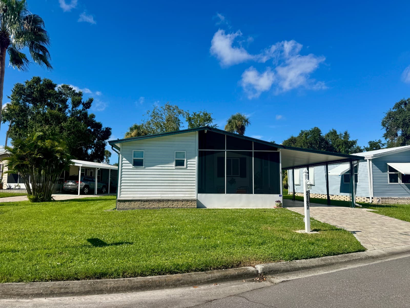 Manufactured home in Palmetto, FL 34221