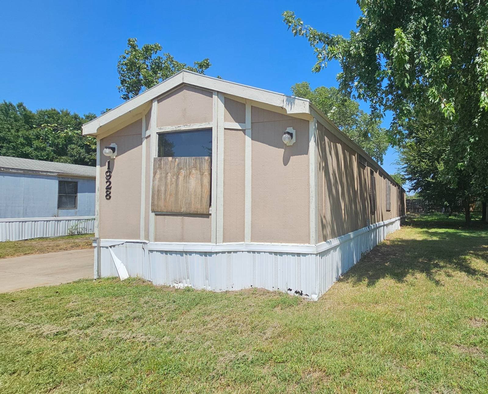 Manufactured home in Wichita, KS 67216