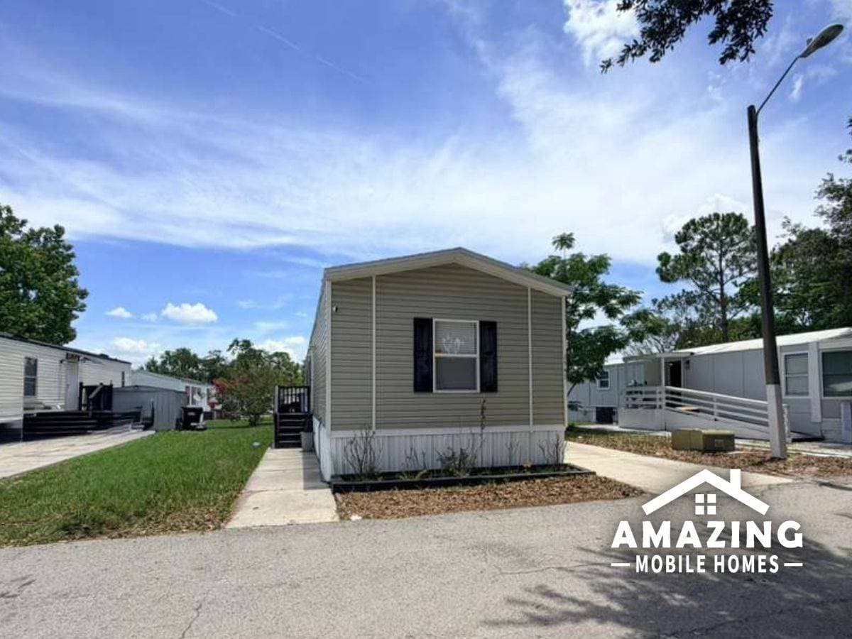 Manufactured home in Orlando, FL 32825