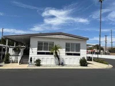 Manufactured home in Hemet, CA 92545