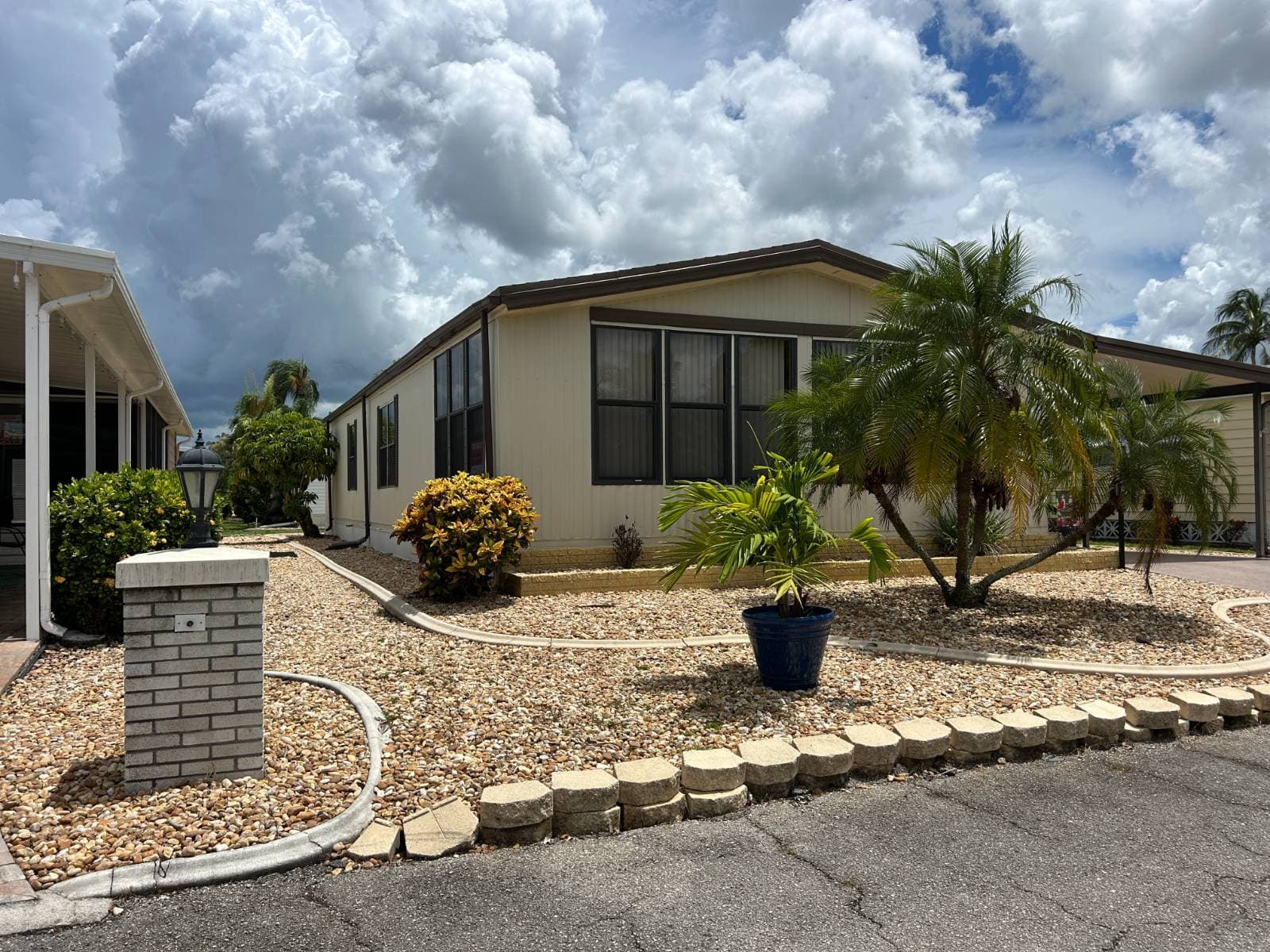 Manufactured home in Fort Myers, FL 33912