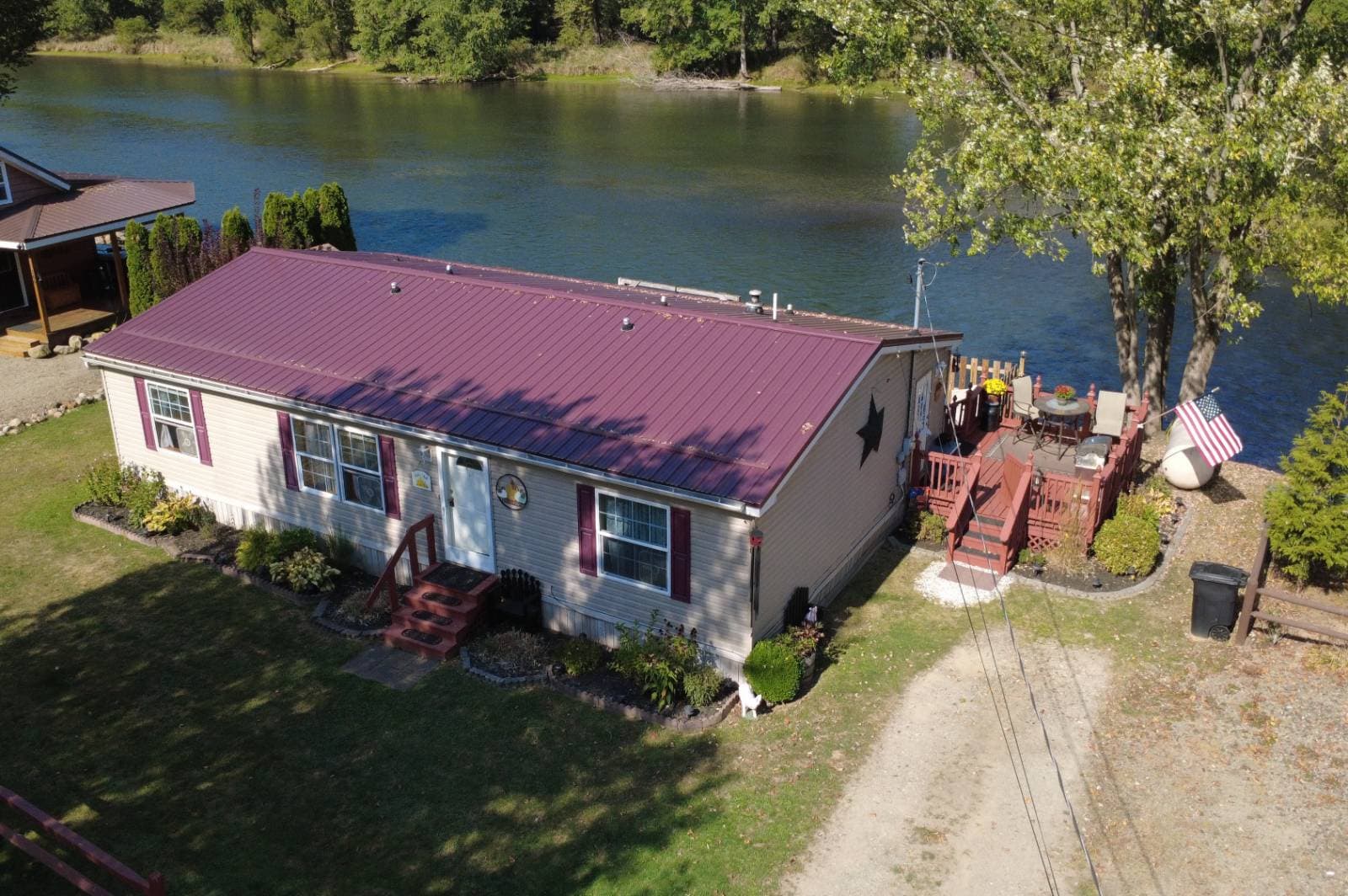 Manufactured home in Irvine, PA 16329