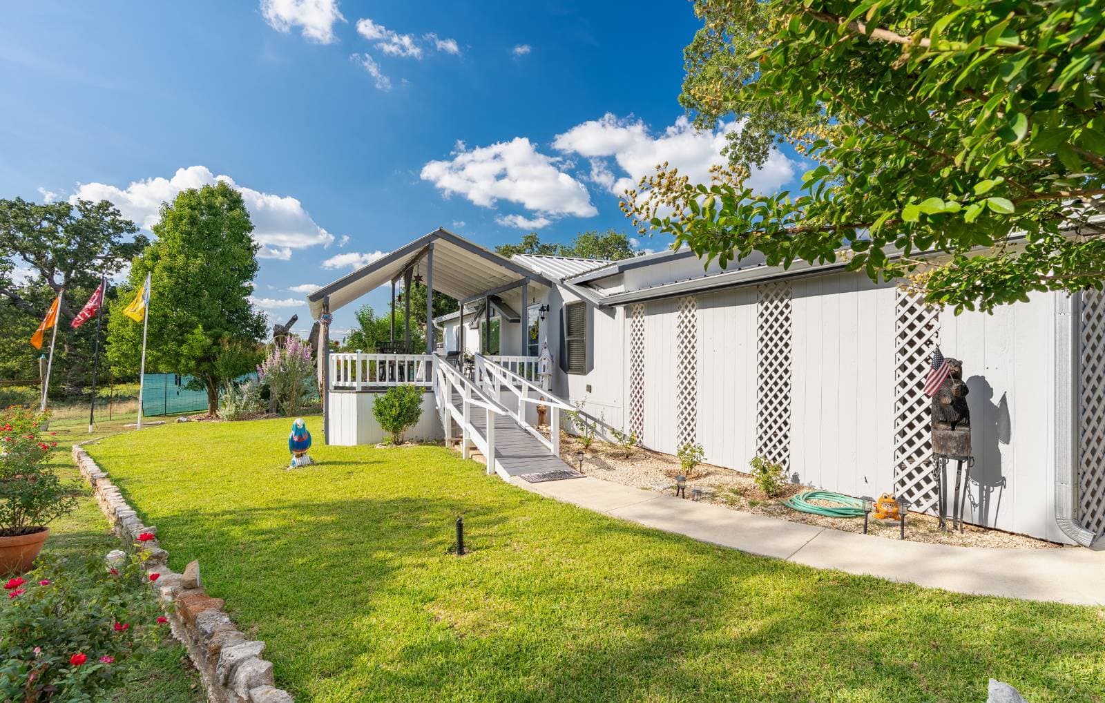 Manufactured home in Kerrville, TX 78028