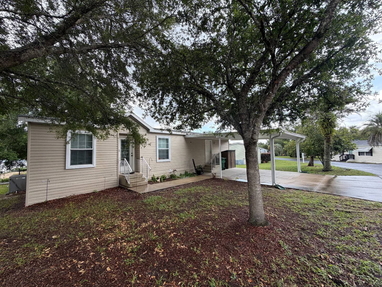 Manufactured home in Deland, FL 32724