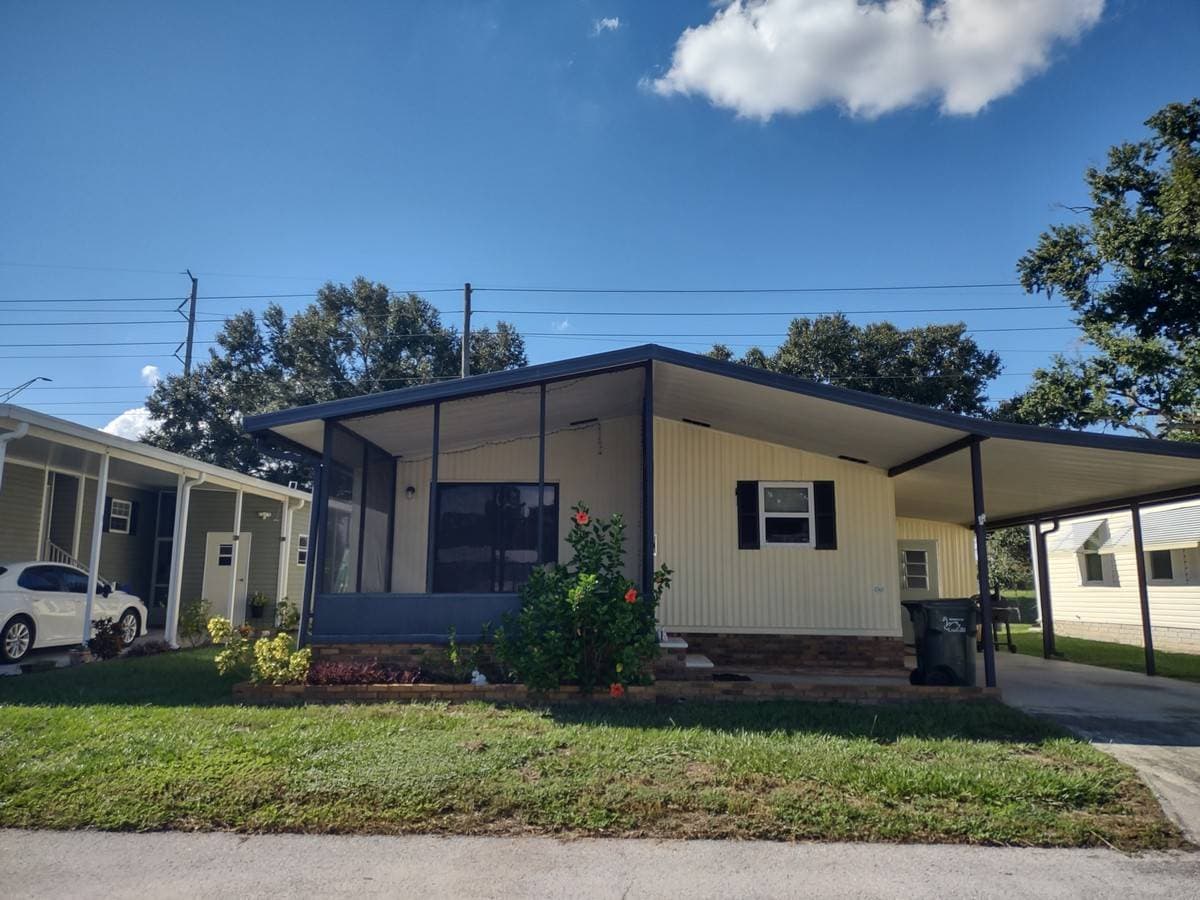 Manufactured home in Lakeland, FL 33805