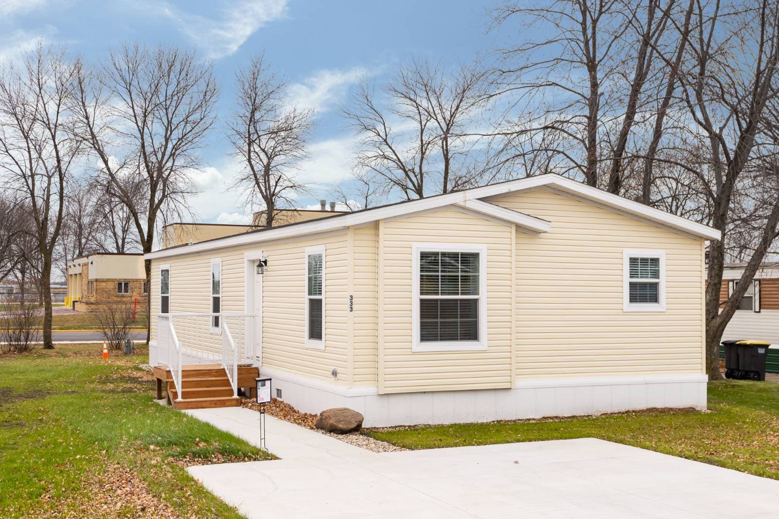 Welcome Home to 333 Kingsway Dr