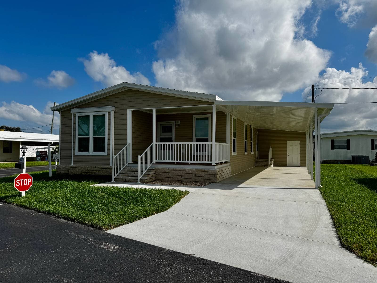 Manufactured home in Daytona Beach, FL 32119