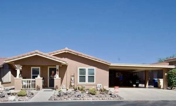 Manufactured home in Gold Canyon, AZ 85118