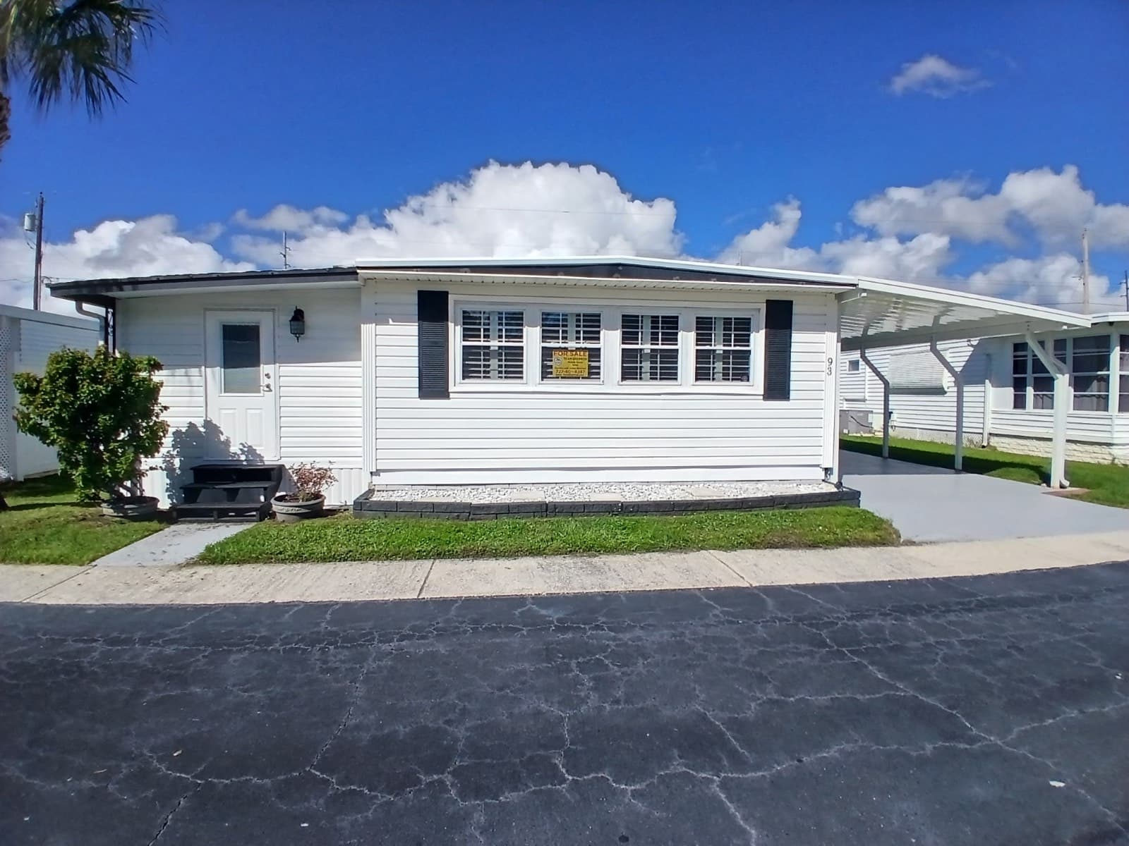 Manufactured home in Largo, FL 33771