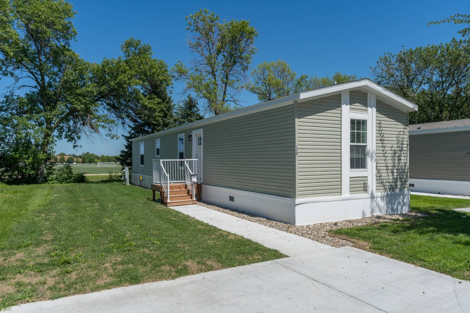 Welcome Home to 130 Kingsway Dr