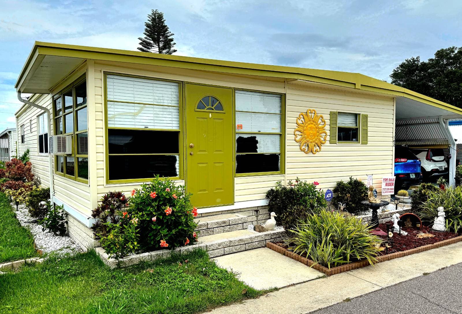 Manufactured home in Largo, FL 33771