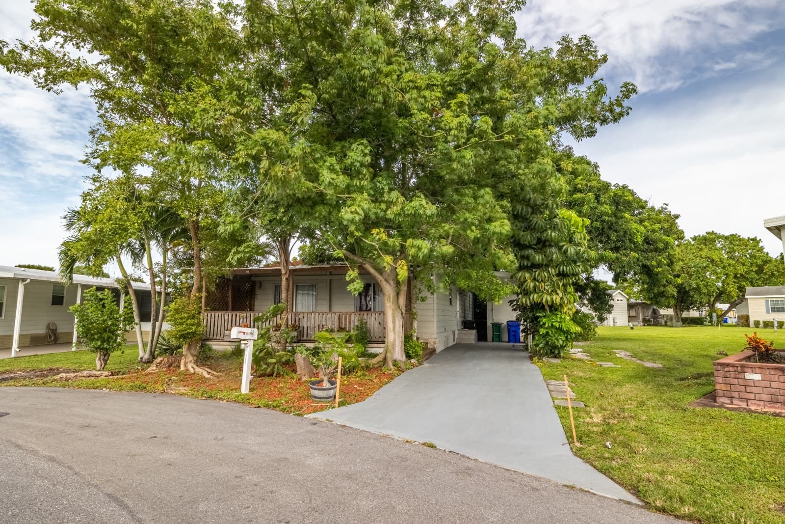 Manufactured home in Margate, FL 33063