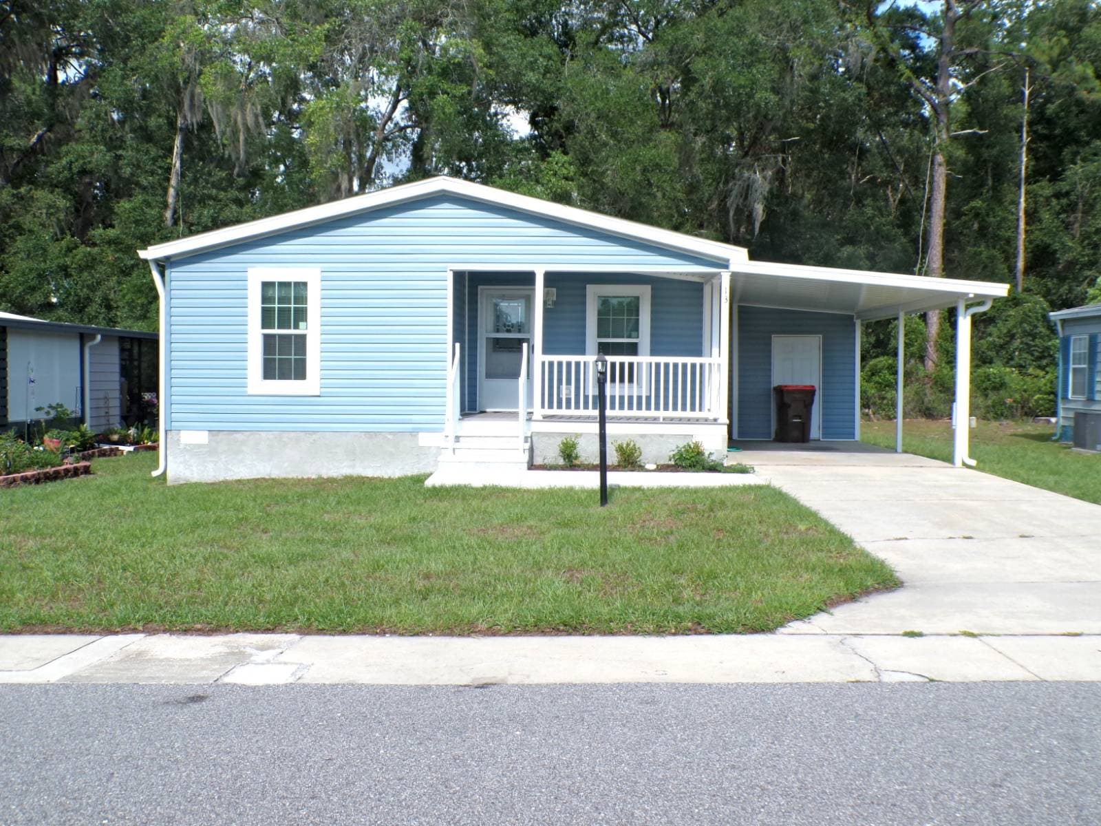 Manufactured home in Belleview, FL 34420