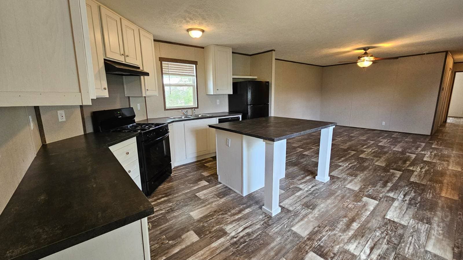 Manufactured home in Wichita, KS 67216