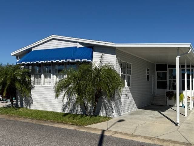 Manufactured home in Largo, FL 33771