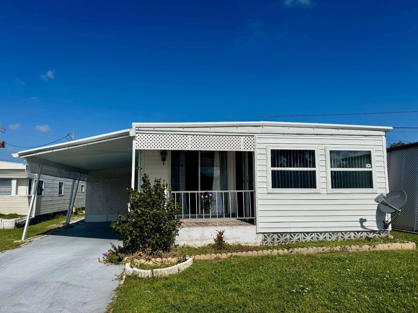 Manufactured home in Bradenton, FL 34207