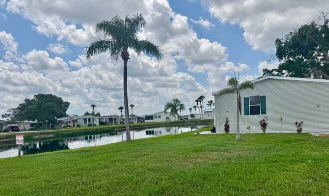 Manufactured home in Ellenton, FL 34222