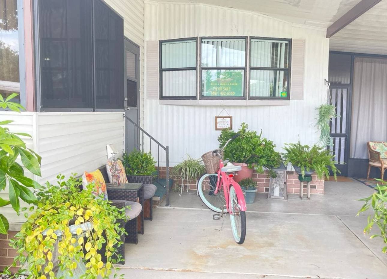 Manufactured home in Labelle, FL 33935