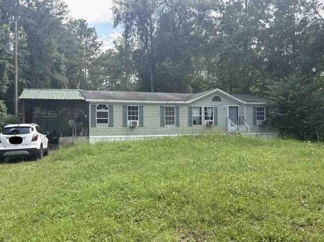 Manufactured home in Green Cove Springs, FL 32043