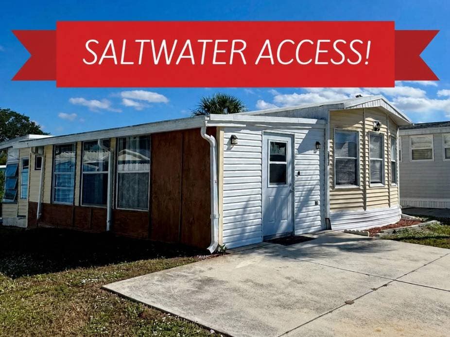 Manufactured home in Ruskin, FL 33570