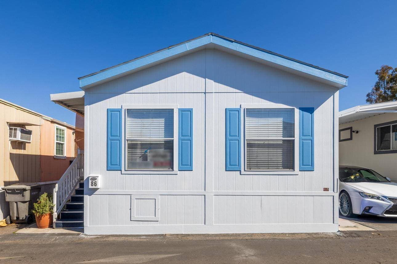 Manufactured home in San Diego, CA 92114