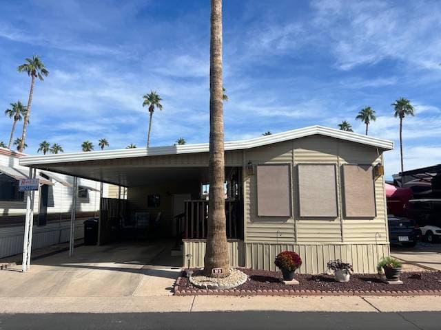 Manufactured home in Mesa, AZ 85205